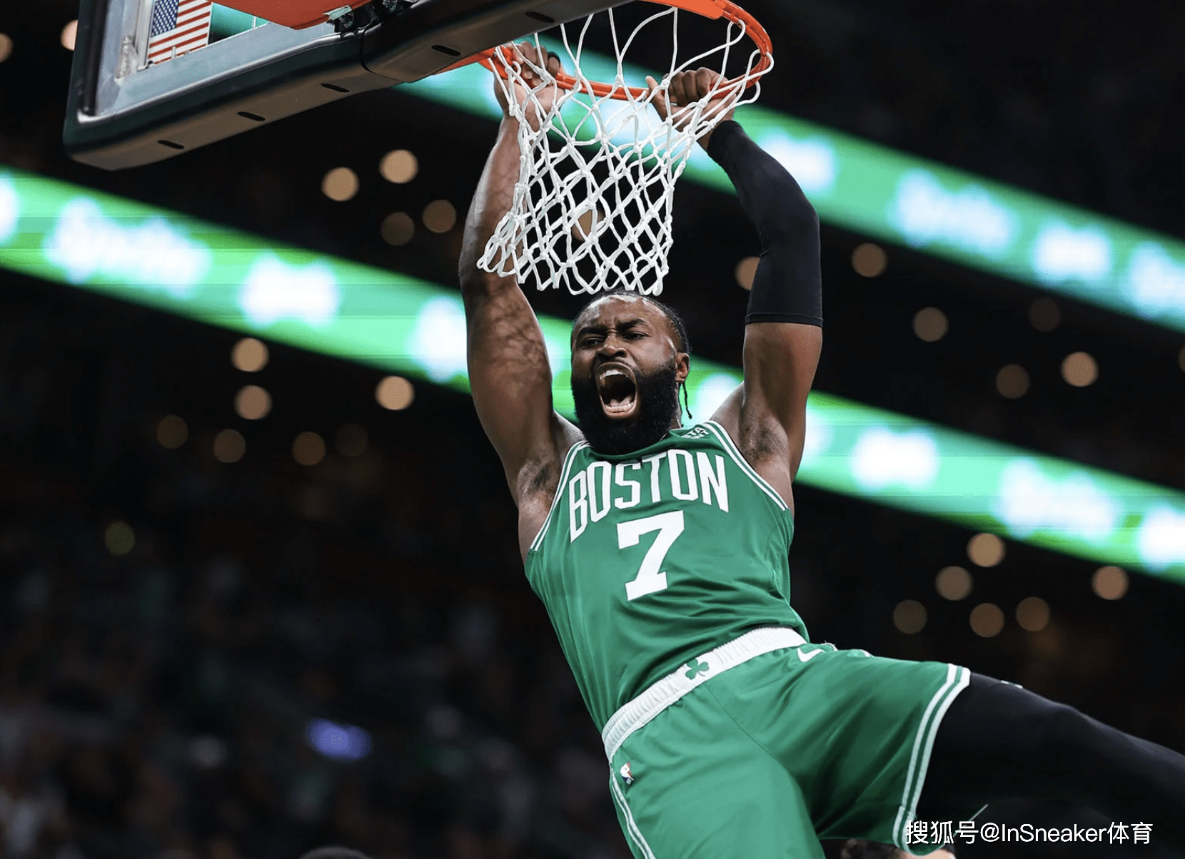 中展示了超 中展示了超