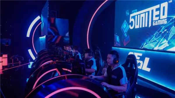 级球队之一 级球队之一